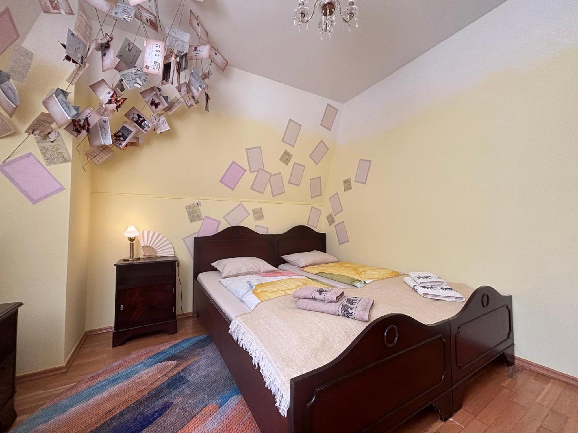 Poet'S Theme Room, Free Parking Karlovy Vary Exterior photo